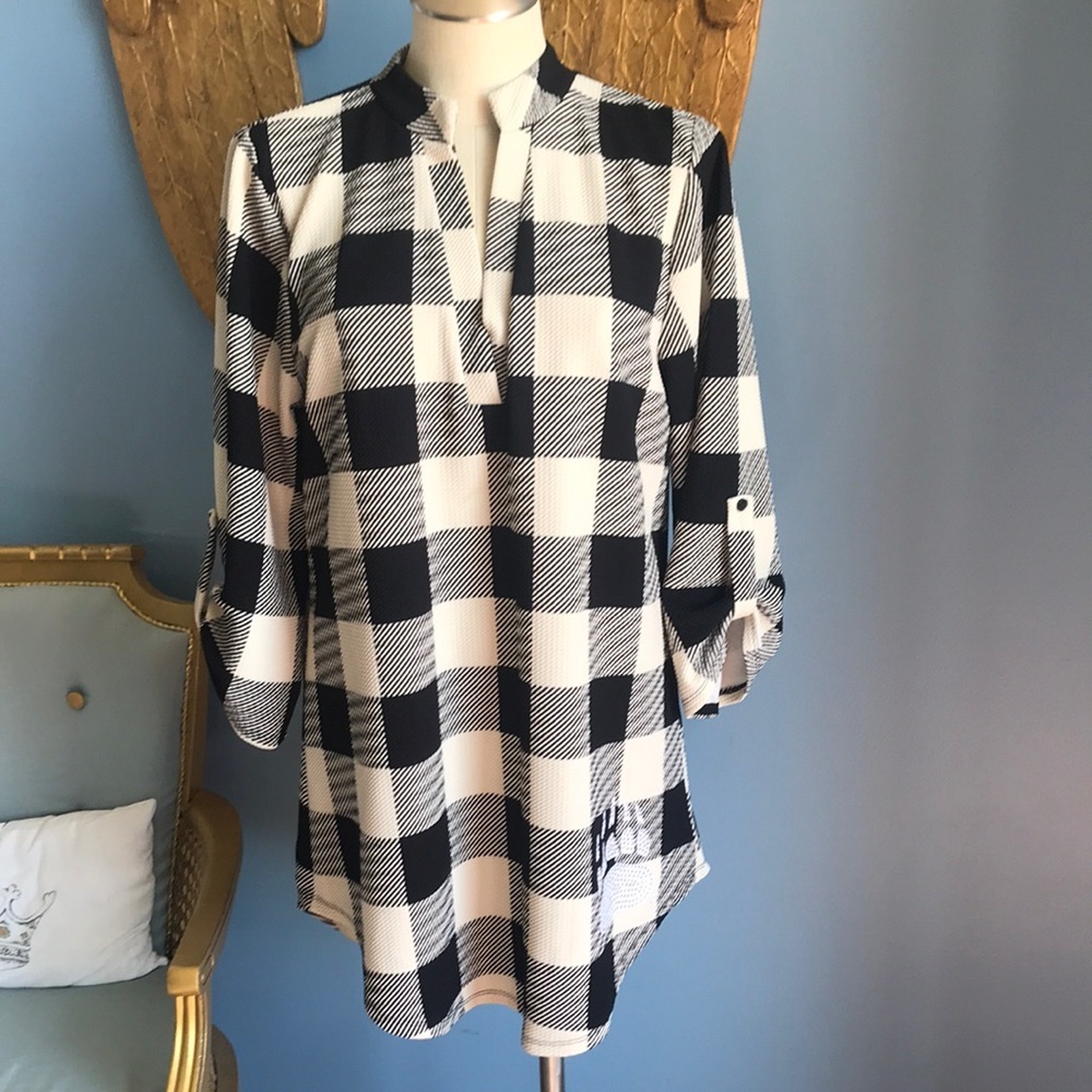 Gameday cream & black plaid V neck 3/4 sleeves asymmetric flowy tunic size L